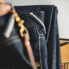 Jeans rectos de mezclilla cruda selvedge de 13.5oz para hombre MADEN