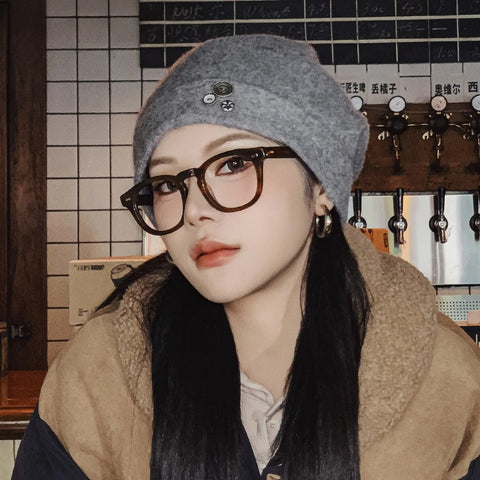 Bonnet MADEN pour femme, gris, 100 % laine tricotée, chaud et épais, avec cache-oreilles, idéal pour les grandes têtes et les temps froids. 