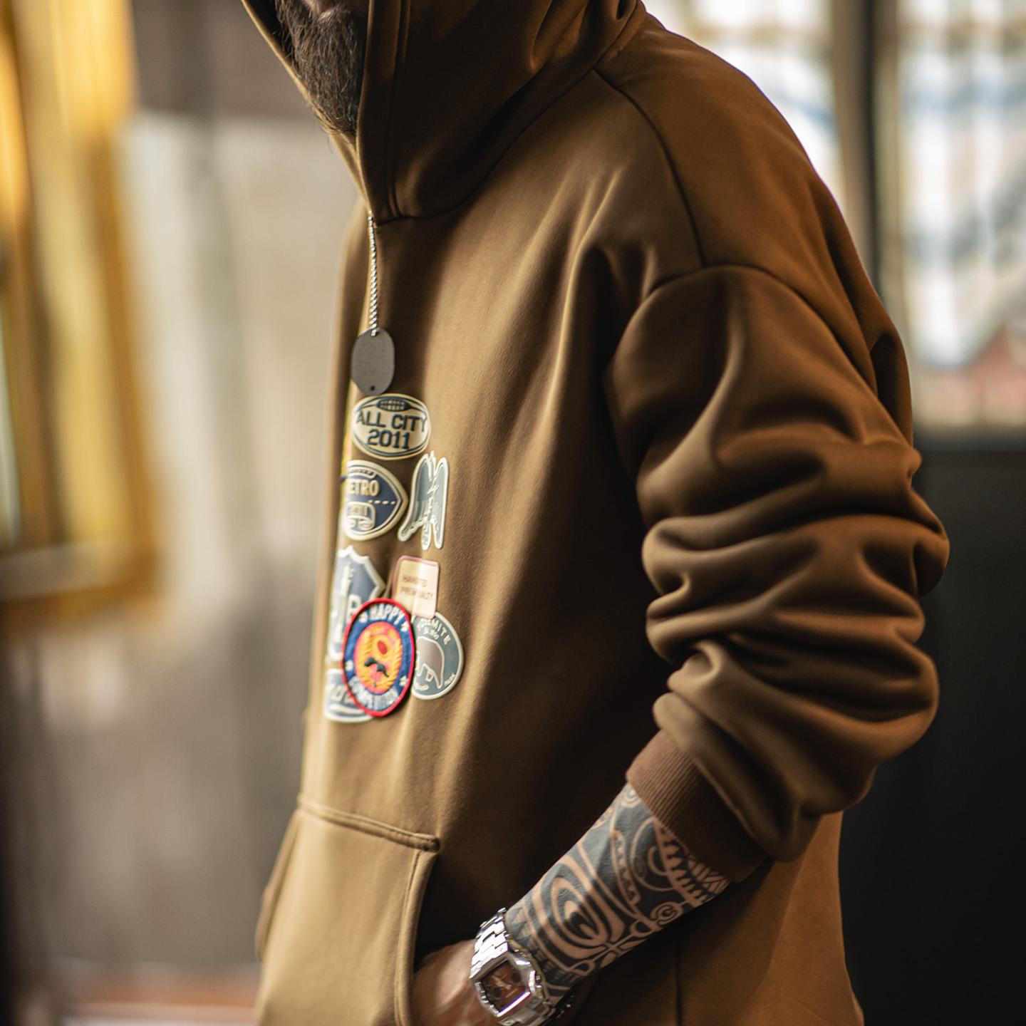 마덴 남성용 갈색 배지 자수 후드티 - 플리스 안감