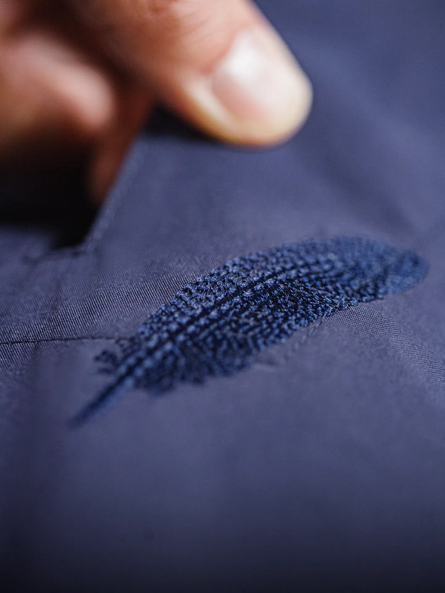 MADEN Vintage Feather V-Neck Polo