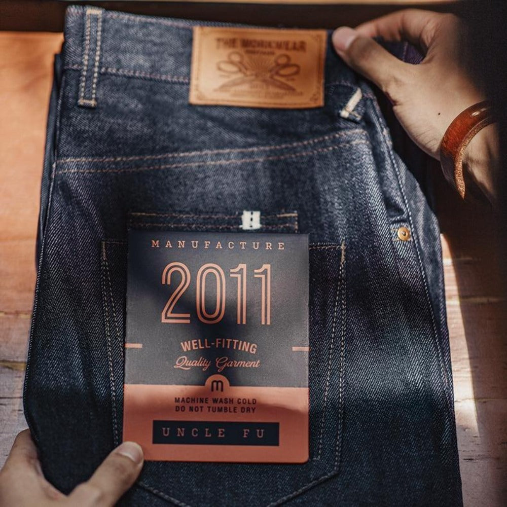 Jeans rectos de mezclilla cruda selvedge de 13.5oz para hombre MADEN