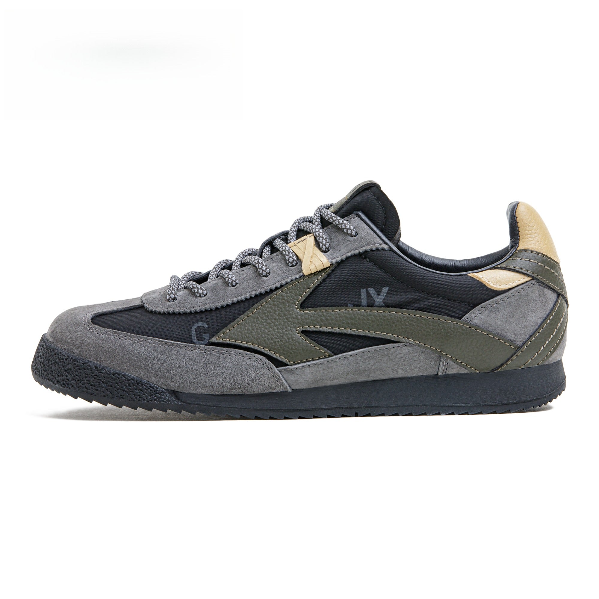 MADEN Retro Low-Profile Jogging Sneakers