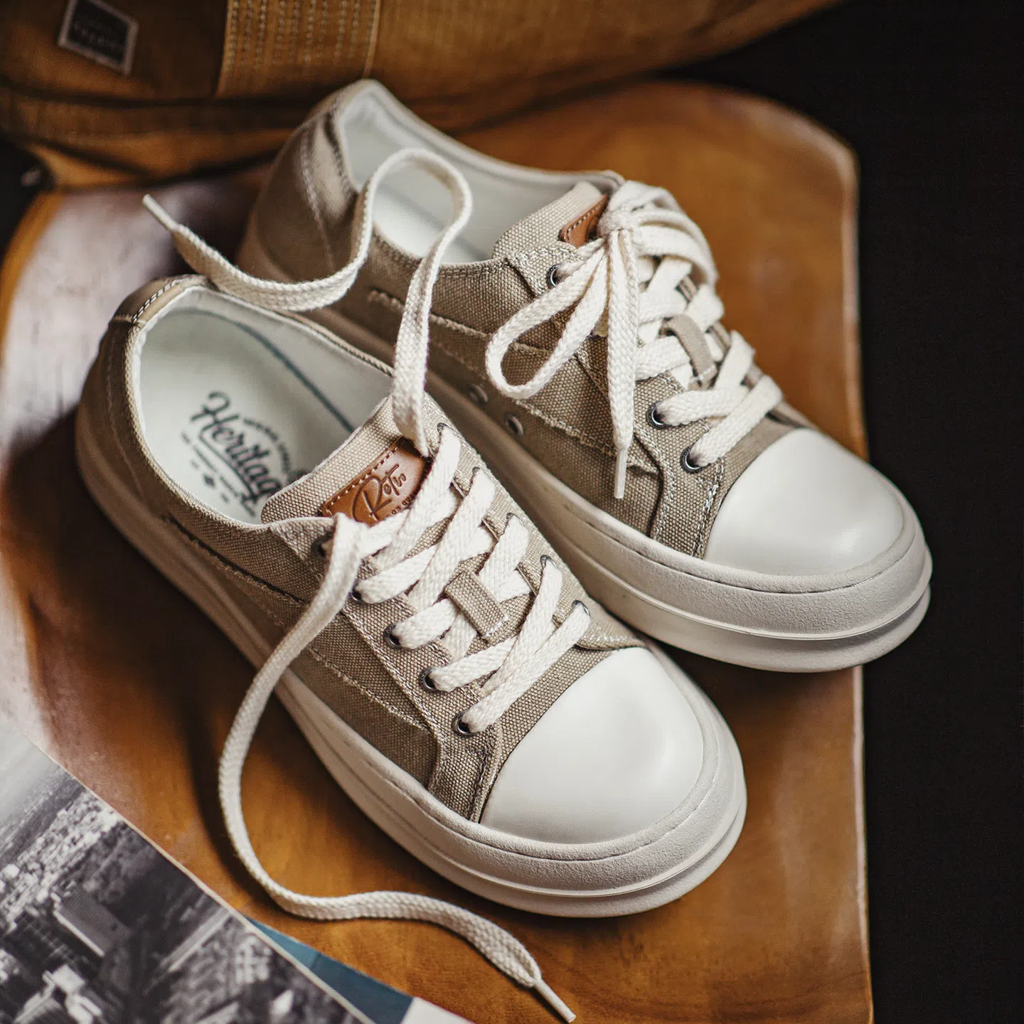MADEN RO Vintage Canvas Sneakers