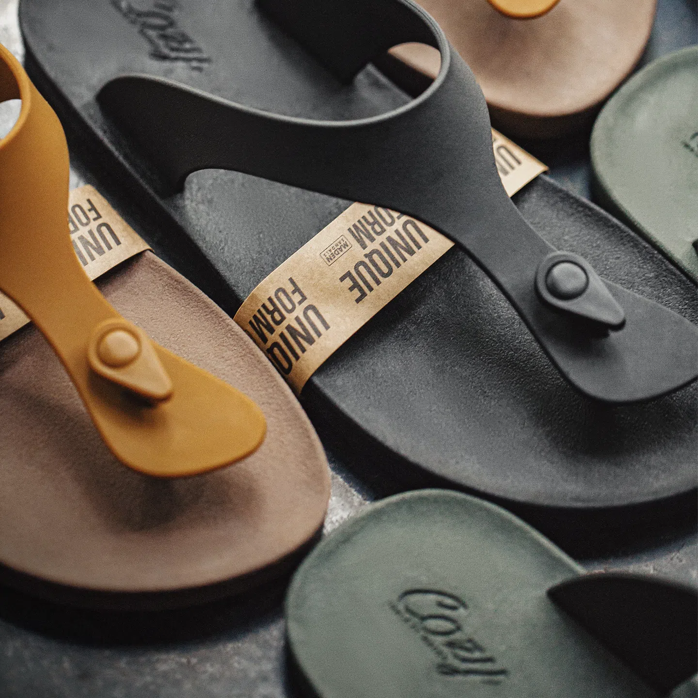 MADEN Men's Retro Rubber Flip-Flops for Beach Wear