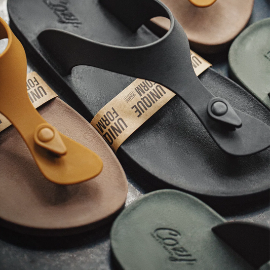 MADEN Men's Retro Rubber Flip-Flops for Beach Wear
