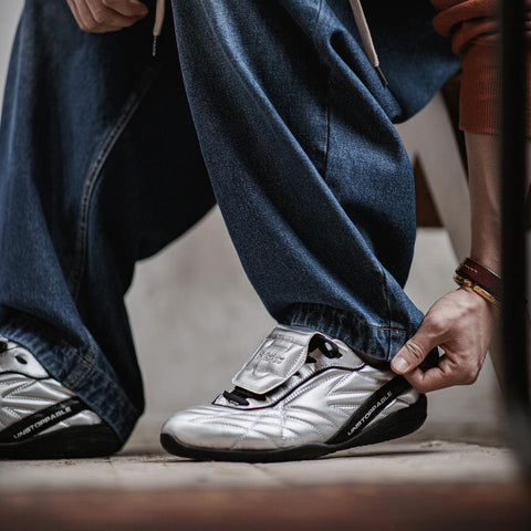 MADEN Men’s Lightweight Soccer Training Shoes