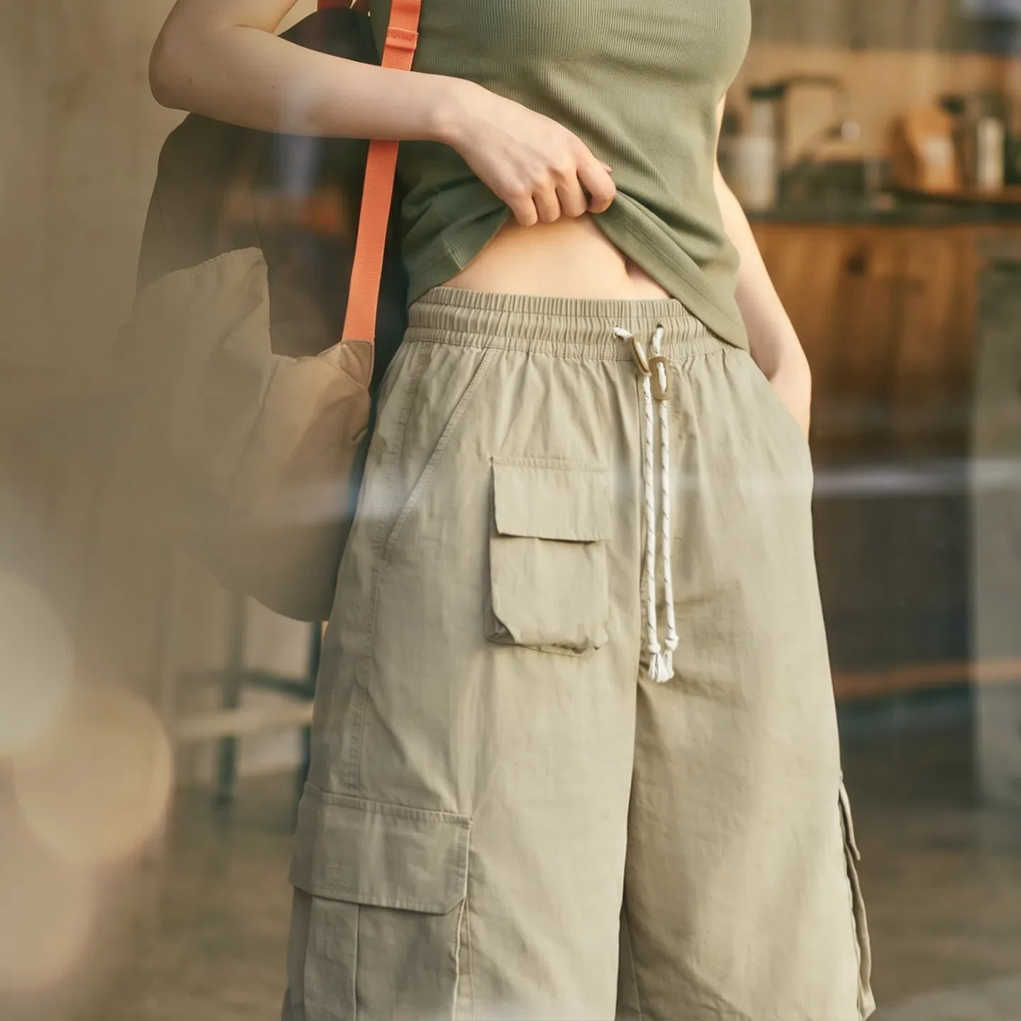MADEN Women's Multi-Pocket Capri Cargo Pants for Daily Wear