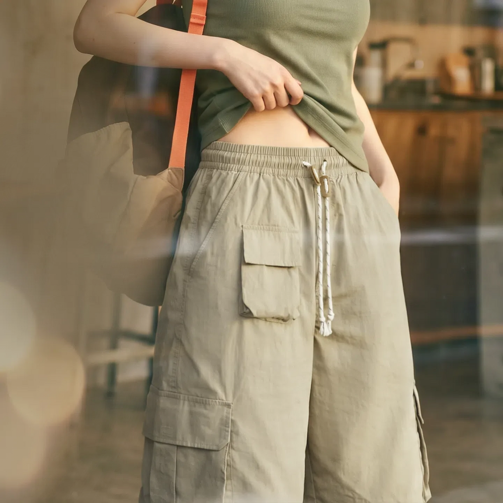 MADEN Women's Multi-Pocket Capri Cargo Pants for Daily Wear