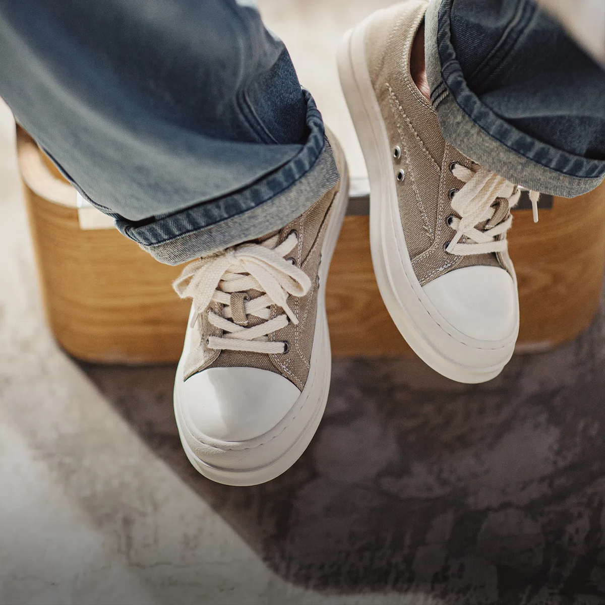 MADEN RO Vintage Canvas Sneakers
