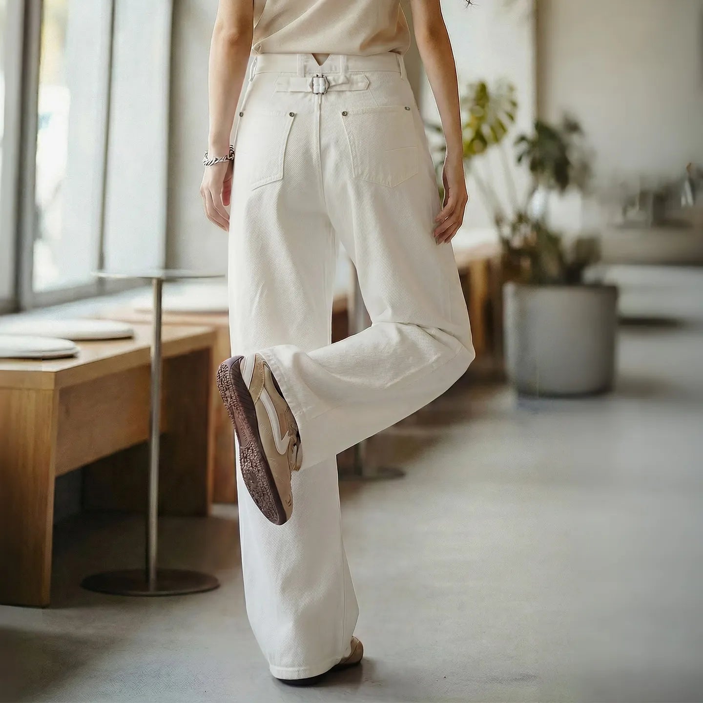 Jeans blancos de mezclilla para mujer MADEN - hebilla trasera