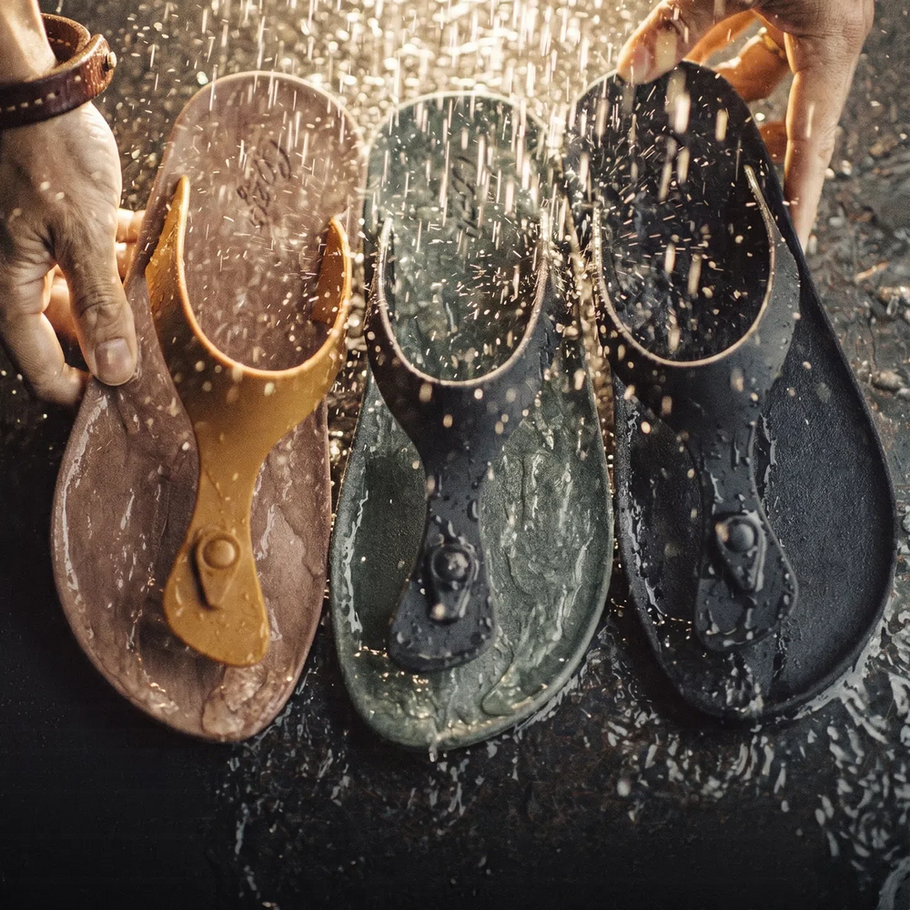 MADEN Men's Retro Rubber Flip-Flops for Beach Wear