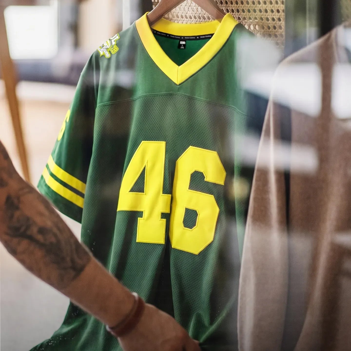 MADEN Mesh Breathable Loose-Fit Sports Basketball T-Shirt