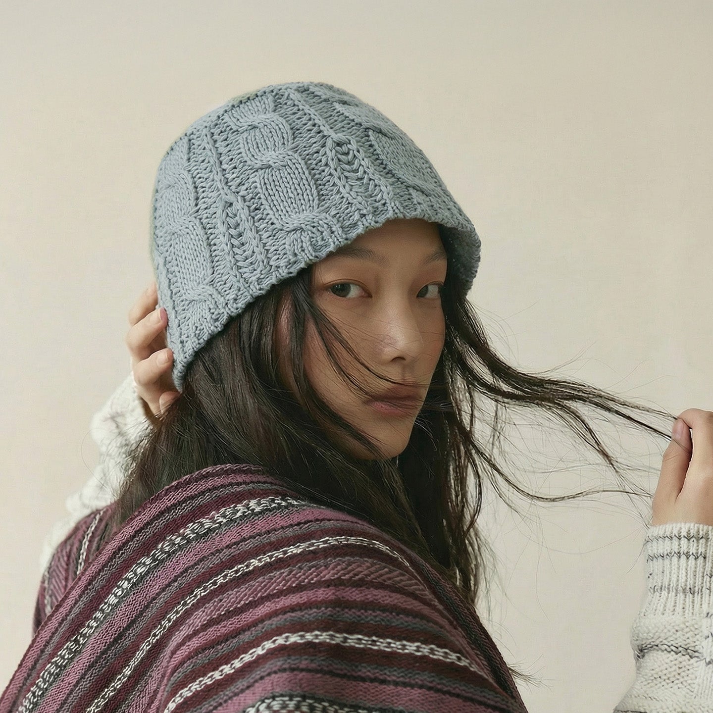 MADEN Weißer gehäkelter Bucket Hat mit Lochmuster