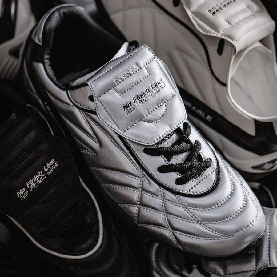 MADEN メンズ軽量サッカートレーニングシューズ