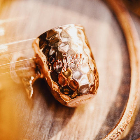 MADEN Retro-Kupferanhänger-Halskette mit Hammergravur, trendiger Schmuck für Damen und Herren, einzigartiges Accessoire, Streetwear- und Hip-Hop-Mode 