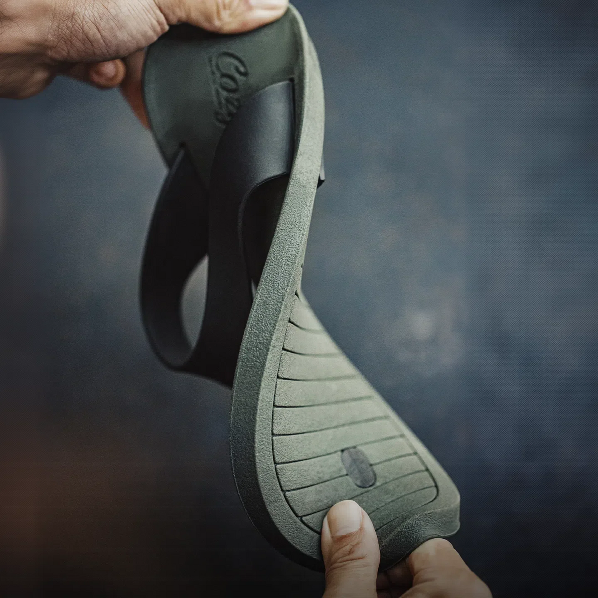 MADEN Men's Retro Rubber Flip-Flops for Beach Wear