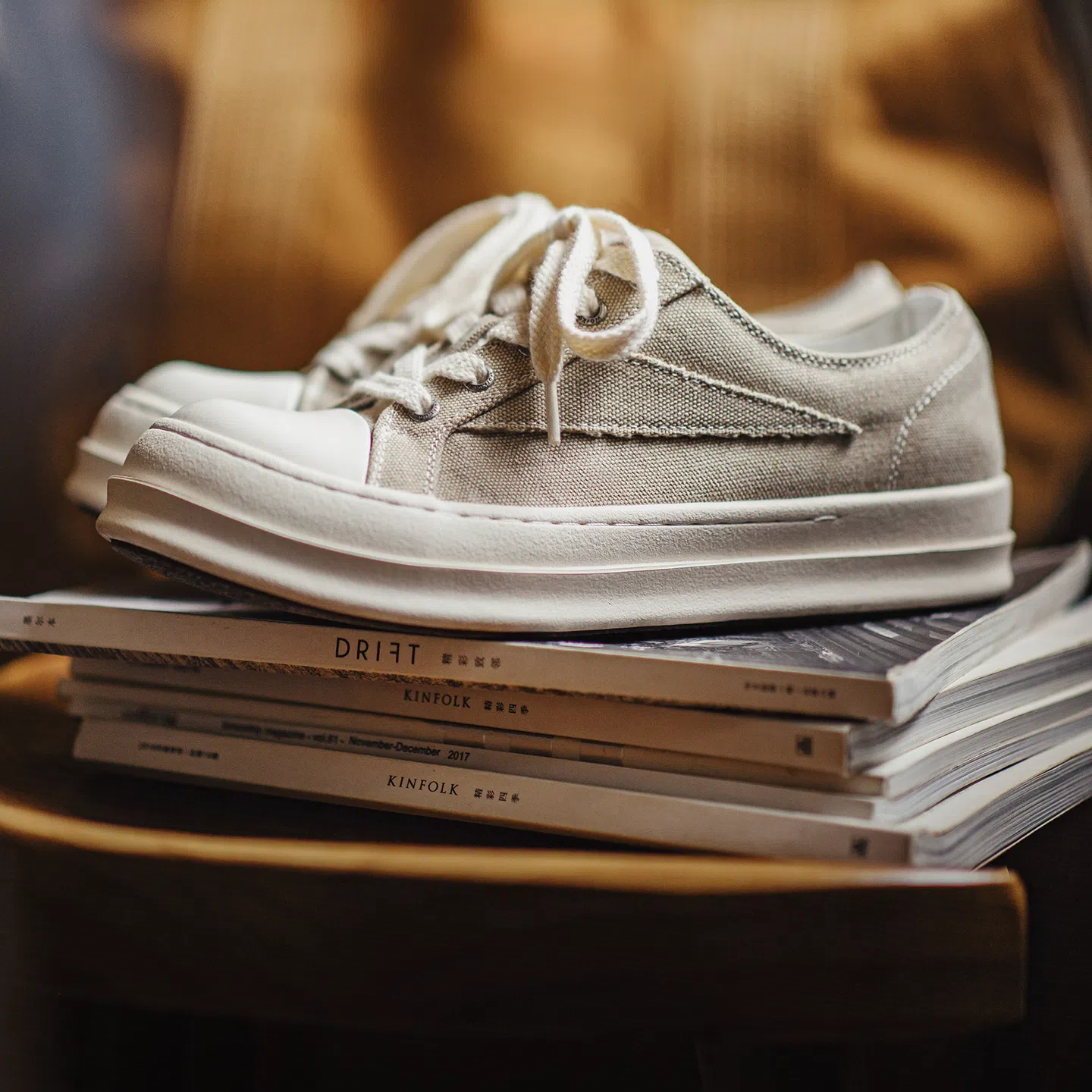 MADEN RO Vintage Canvas Sneakers
