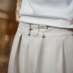 MADEN Minimalistische Old Money Gurkha Faltenweite Bein Shorts
