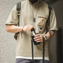 Camiseta de algodón de manga corta con bolsillo de parche en contraste MADEN