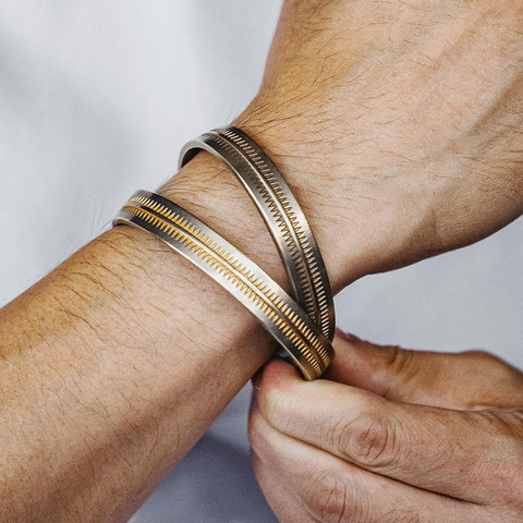 MADEN Halbkreisförmiger Armreif aus einheimischem Kupfer 