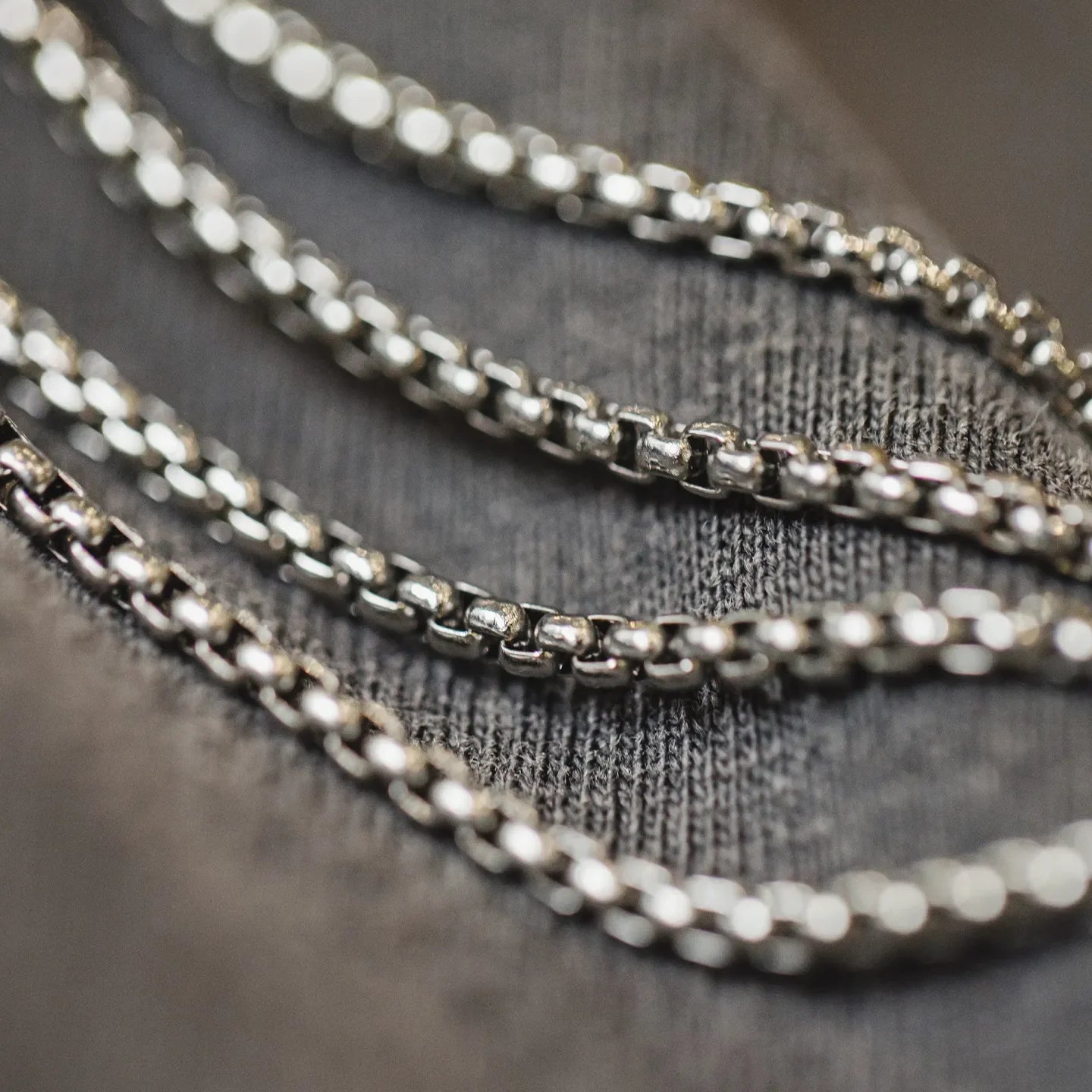 MADEN Vintage Scissors Pendant Necklace in White Brass