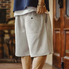 MADEN Minimalistische Old Money Gurkha Faltenweite Bein Shorts