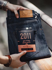 Jean en denim brut selvedge MADEN – Coupe droite taille mi-haute 13,5 oz 