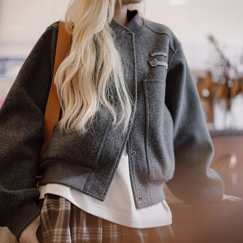 MADEN Women’s Thick Wool-Like Baseball Jacket Short Coat Loose Fit Ribbed Cuffs Pockets Embroidered Autumn Winter Outerwear