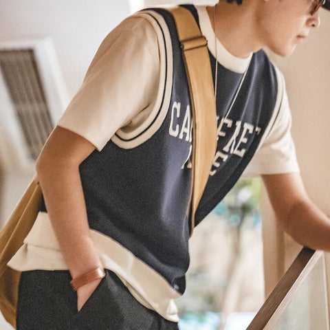 MADEN Preppy Strickweste für Herren im Ivy-Stil, lässige City-Boy-Strickweste mit Buchstabenmuster, ärmelloses Oberteil, Frühjahr 2023 