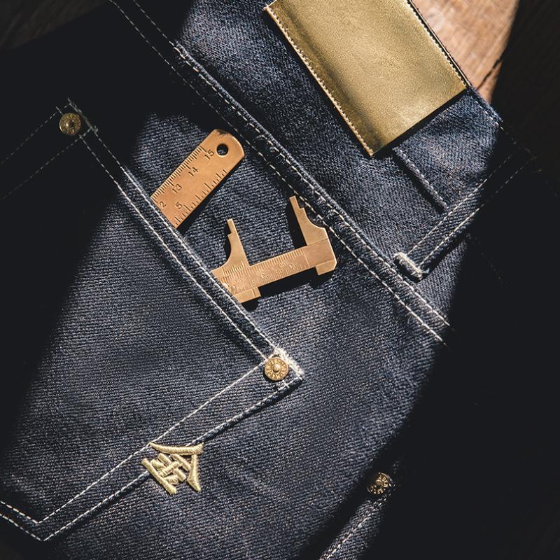 Quần jeans selvedge thêu vàng – denim raw 13oz MADEN