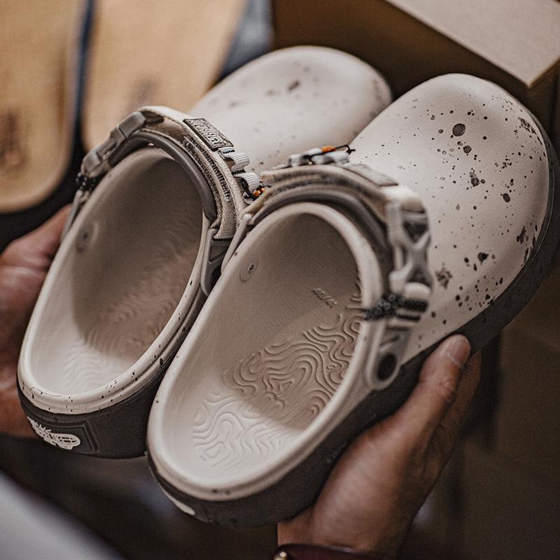 MADEN "Zeppelin Airship" Cloud Slippers