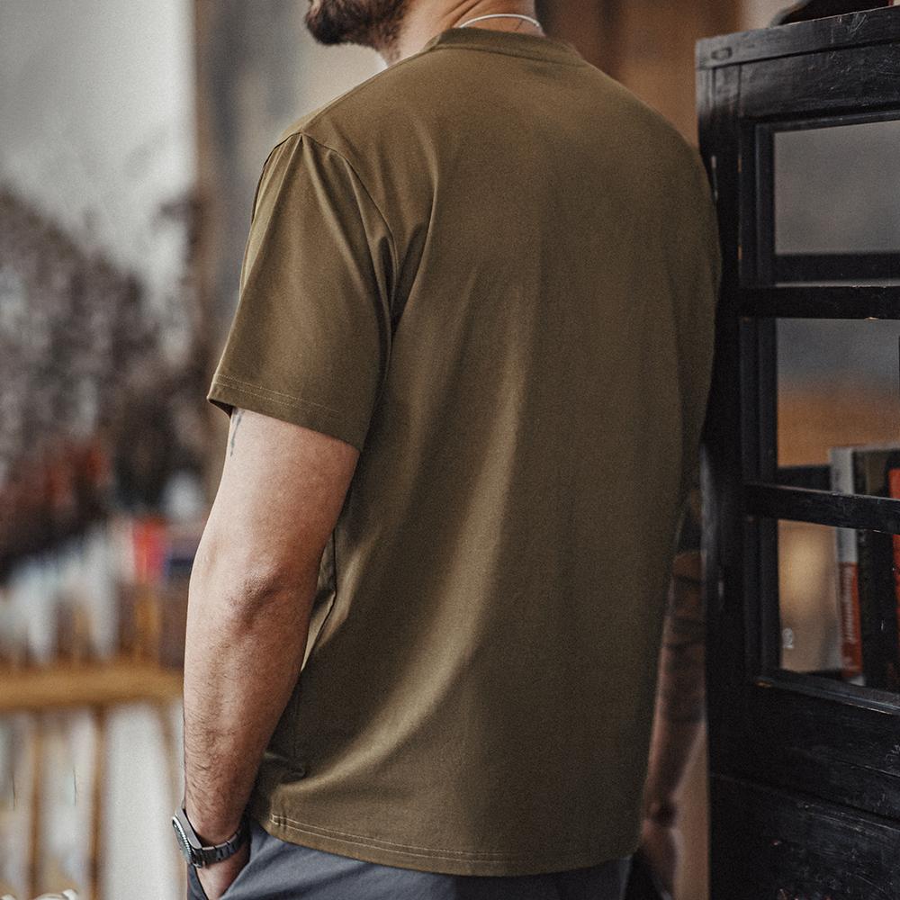 Camiseta de cuello en V Sorona de secado rápido y efecto refrescante MADEN