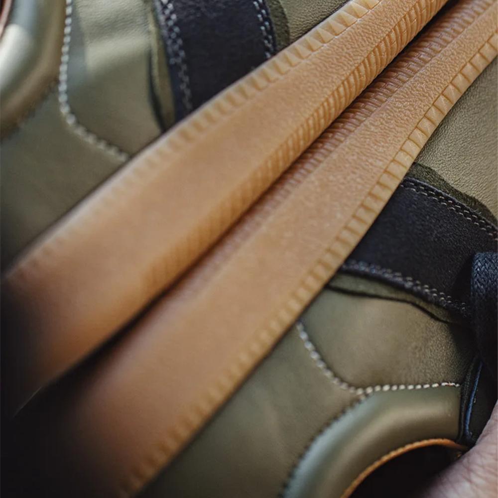 MADEN Retro Wildleder Low-Top Sneaker