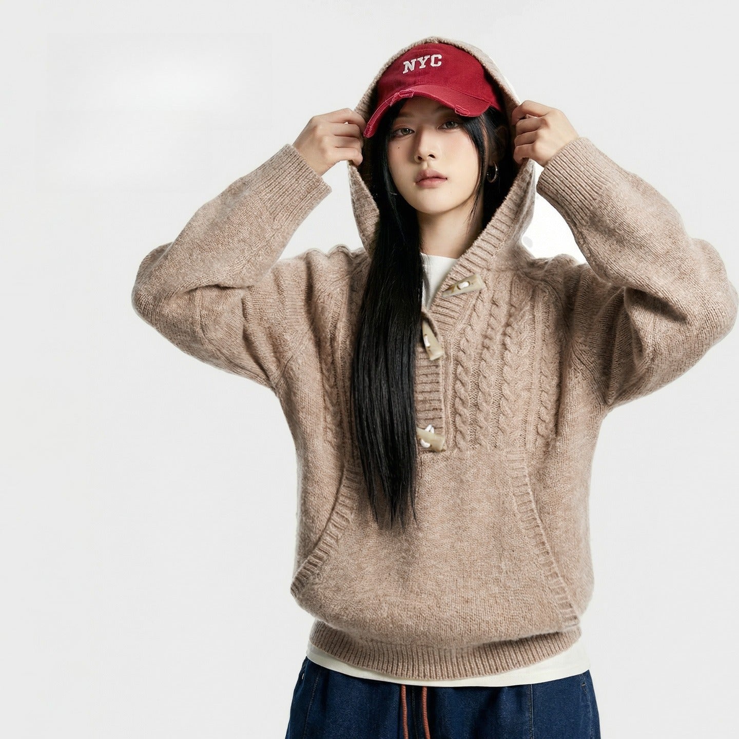 MADEN Kapuzenpullover mit Horn-Knebelverschluss