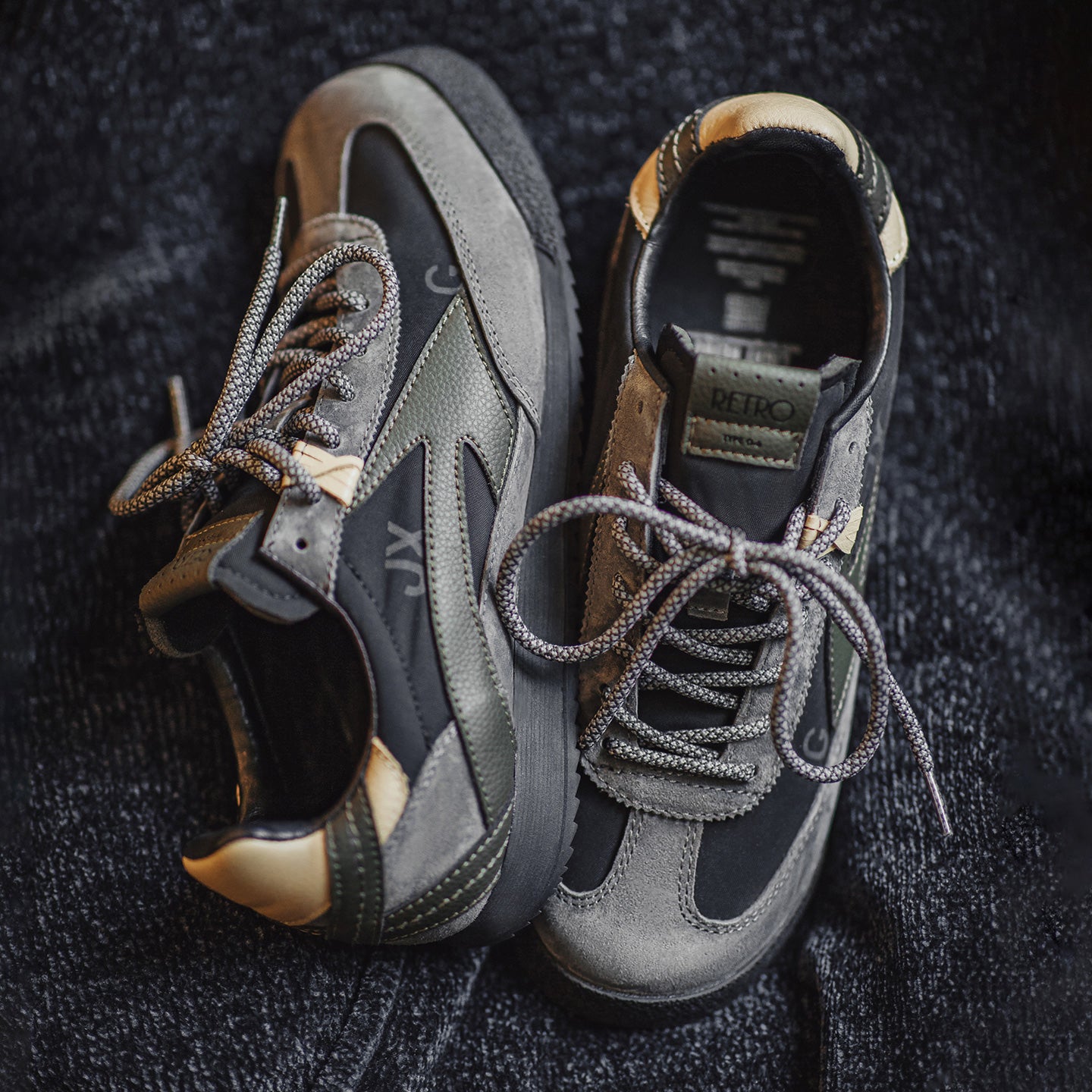 MADEN Retro Low-Profile Jogging Sneakers