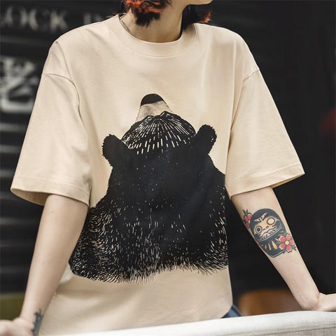 MADEN Oversized Lazy Bear Illustration Tee - Japanisches minimalistisches T-Shirt mit überschnittenen Schultern, schmale Passform, Kurzarm, Damen Sommer 