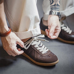 MADEN Retro Braune Wildleder Schuhe mit klobiger Sohle