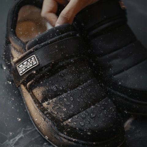 MADEN Herren Retro Schwarze Wasserdichte Schneestiefel zum Hineinschlüpfen, Fleecegefüttert, Warme Winterschuhe für Outdoor-Aktivitäten, Sportliche Low-Top-Stiefeletten 