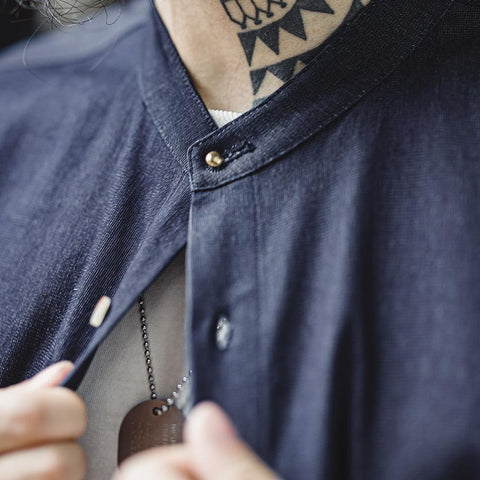 MADEN Herren American Retro Cool Eisseiden-Denimhemd, lässiges Langarmhemd, gewaschener Rundhalsausschnitt, Arbeitskleidung für den Herbst 