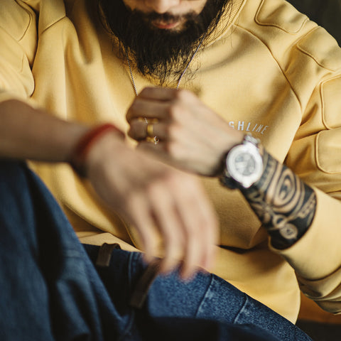 Sudadera MADEN de cuello redondo color oliva con forro de vellón