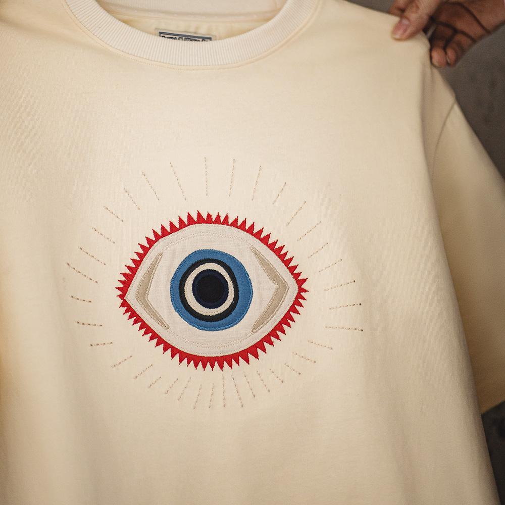 Camiseta pesada MADEN con bordado Guardian Eye