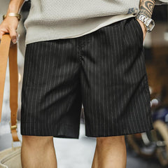 MADEN Graue formelle Shorts mit Nadelstreifen und elastischem Bund