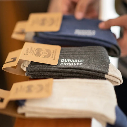 Maden Herren Atmungsaktive Socken, lässige, kontrastfarbene Stricksocken, mittelhoch, dreifarbig, mit dicker, warmer Unterbrustnaht, lange Socken 