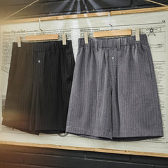 MADEN Graue formelle Shorts mit Nadelstreifen und elastischem Bund