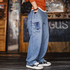 Jeans rectos de mezclilla lavada con múltiples bolsillos MADEN