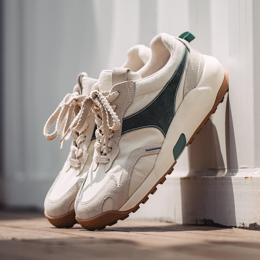 Chaussures de sport basses pour homme MADEN, en daim respirant, polyvalentes et décontractées, style rétro running. 