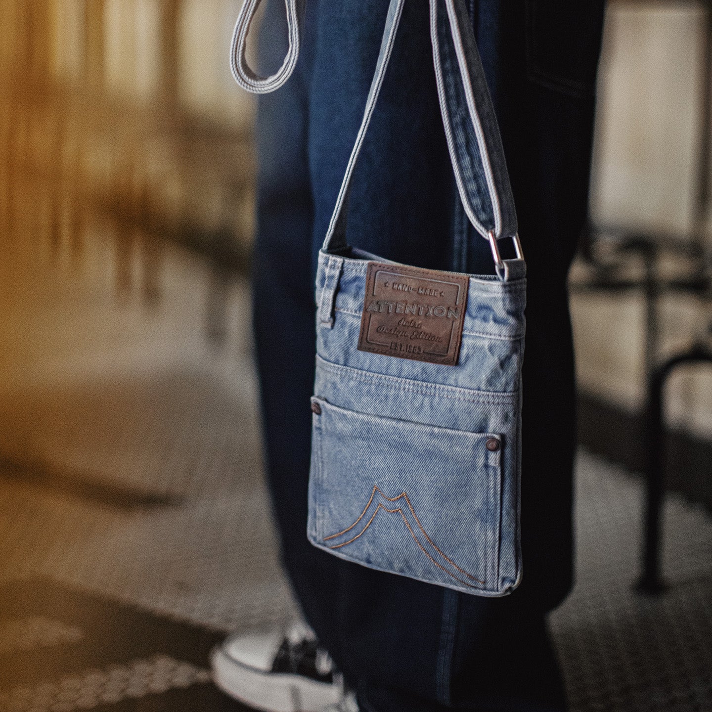 MADEN Gewaschene Denim Umhängetasche für Pendler