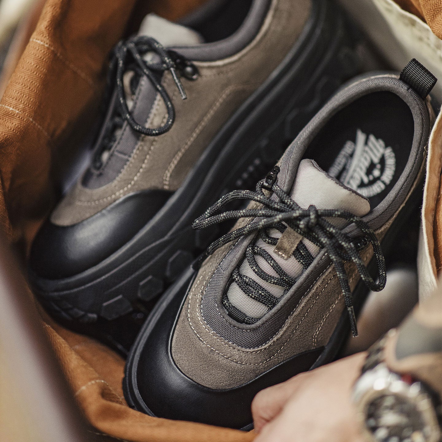 MADEN Herren Vintage Berg Sneaker mit dicker Sohle