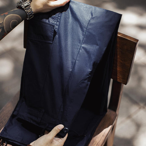 Pantalon cargo MADEN M65 pour homme, grandes poches, style utilitaire polyvalent pour les déplacements quotidiens, idéal pour le jogging, le camping et les activités de plein air. Pantalon long en nylon bleu. 